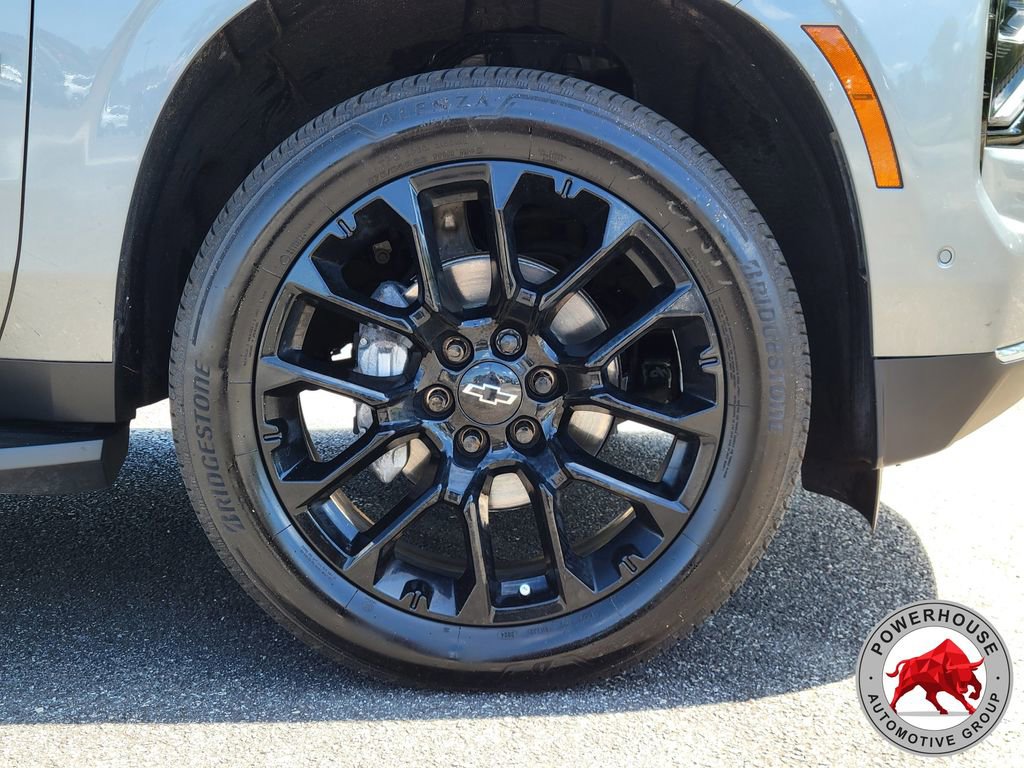 Used 2025 Chevrolet Suburban LS AWD/4WD image 12