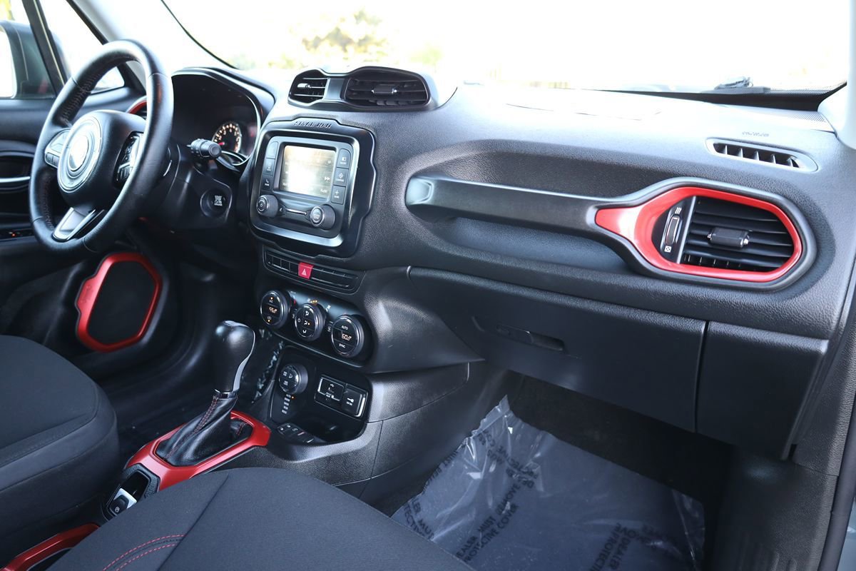 Used 2015 Jeep Renegade Trailhawk w/ Popular Equipment Group image 16