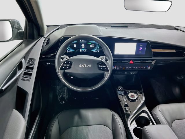 Used 2025 Kia Niro EX FWD image 22