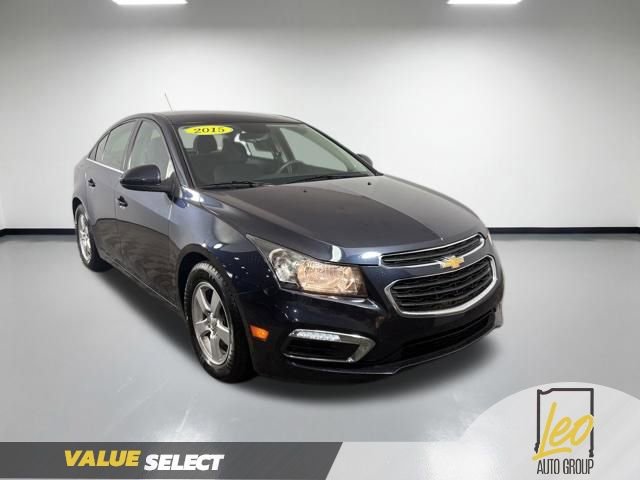 Used 2015 Chevrolet Cruze LT w/ Technology Package FWD image 7