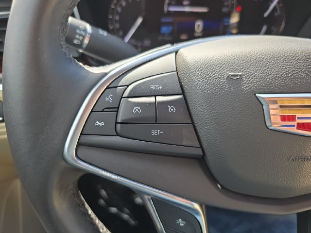 Used 2017 Cadillac XT5 Luxury w/ Driver Awareness Package FWD image 20