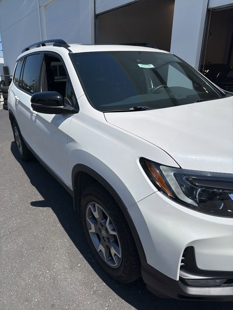 Certified 2023 Honda Passport TrailSport image 3