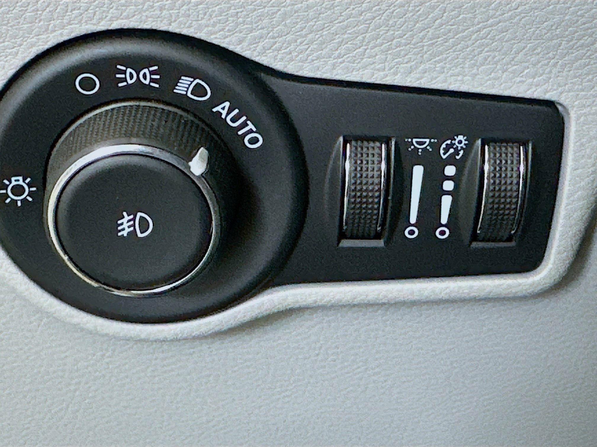 Used 2022 Jeep Compass Latitude FWD image 17