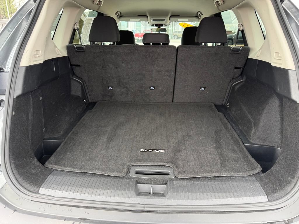 Used 2023 Nissan Rogue S image 23