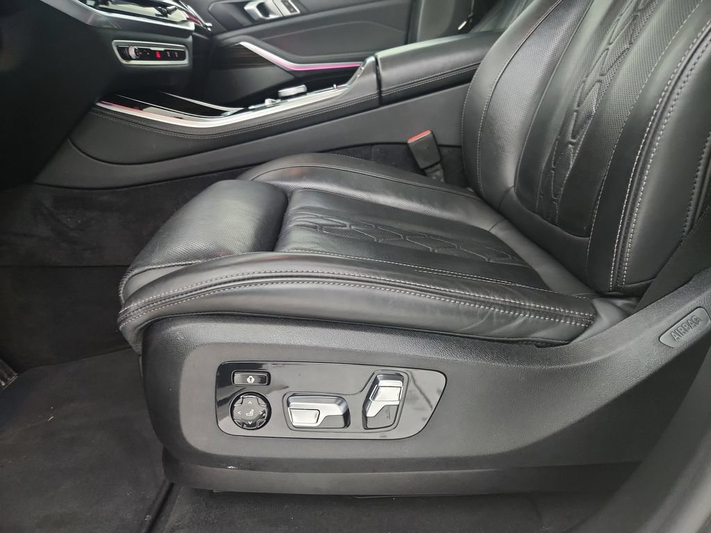 Used 2025 BMW X5 xDrive50e AWD/4WD image 21