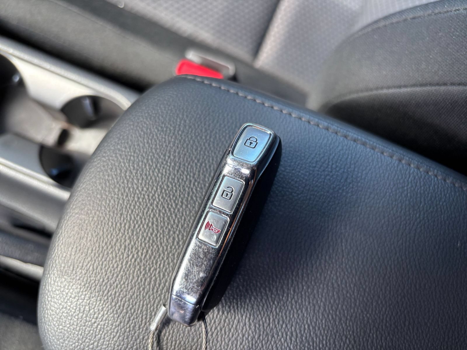 Used 2025 Kia Soul LX w/ LX Technology Package FWD image 20