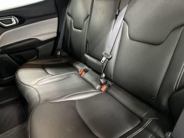 Used 2025 Jeep Compass Limited image 11