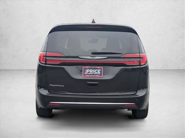 Used 2023 Chrysler Pacifica Touring-L FWD image 7