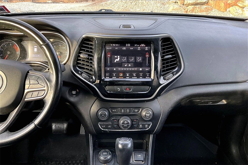 Used 2019 Jeep Cherokee Limited image 29