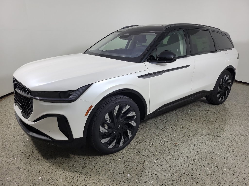 New 2026 Lincoln Nautilus Reserve AWD/4WD image 2
