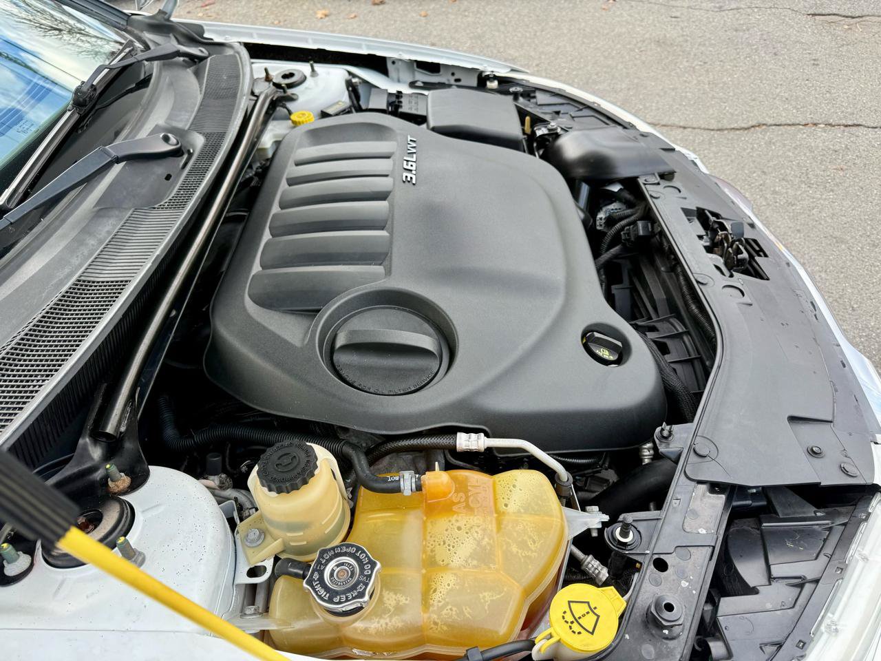 Used 2011 Chrysler 200 Limited FWD image 17