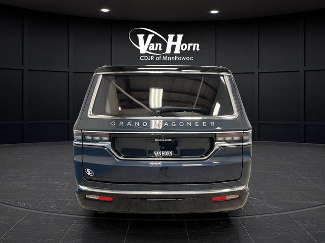 Used 2024 Jeep Grand Wagoneer Series III w/ HD Trailer Tow Package AWD/4WD image 4