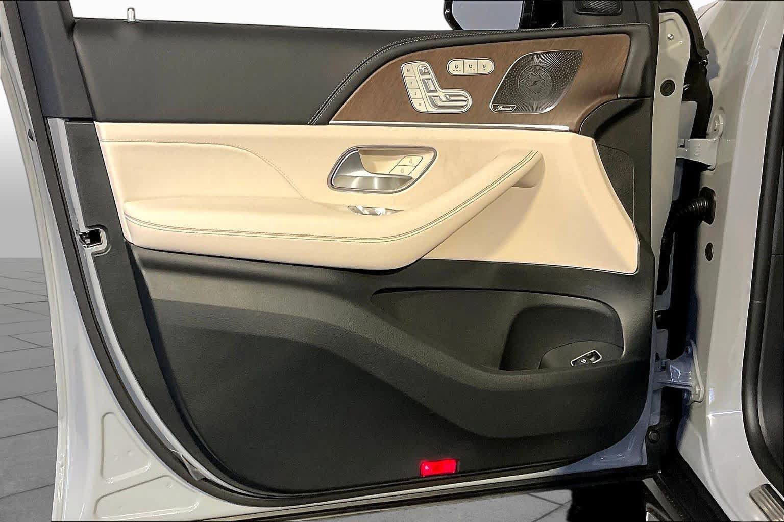 New 2027 Mercedes-Benz GLS 450 4MATIC image 11
