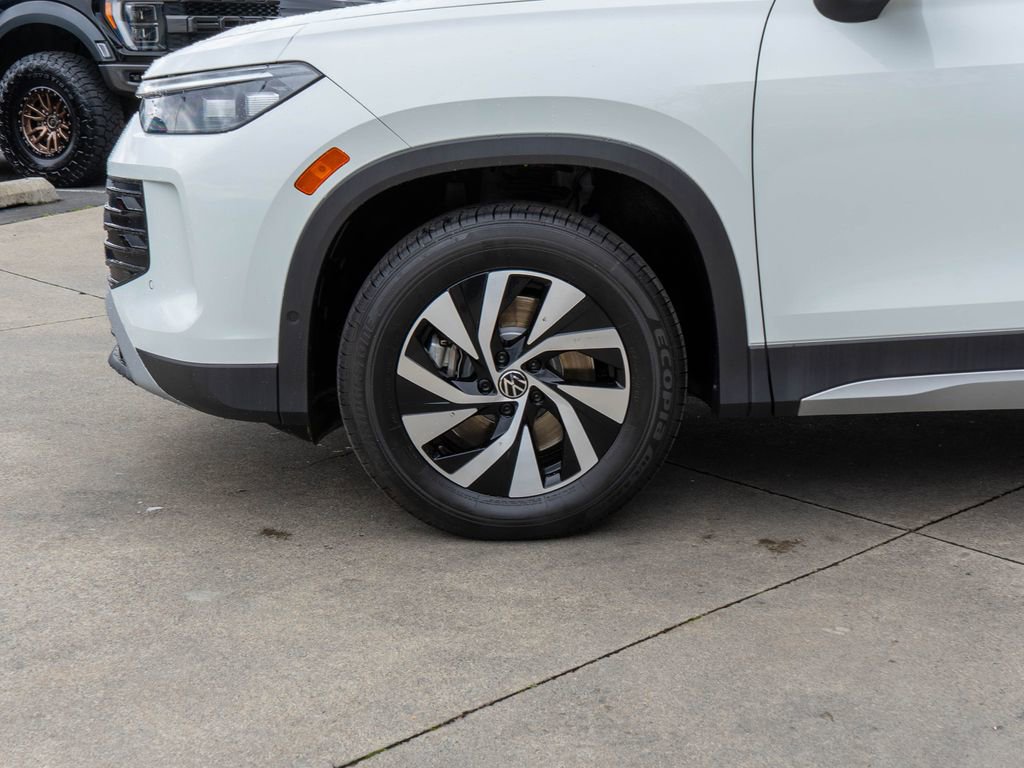 Used 2025 Volkswagen Tiguan S image 23