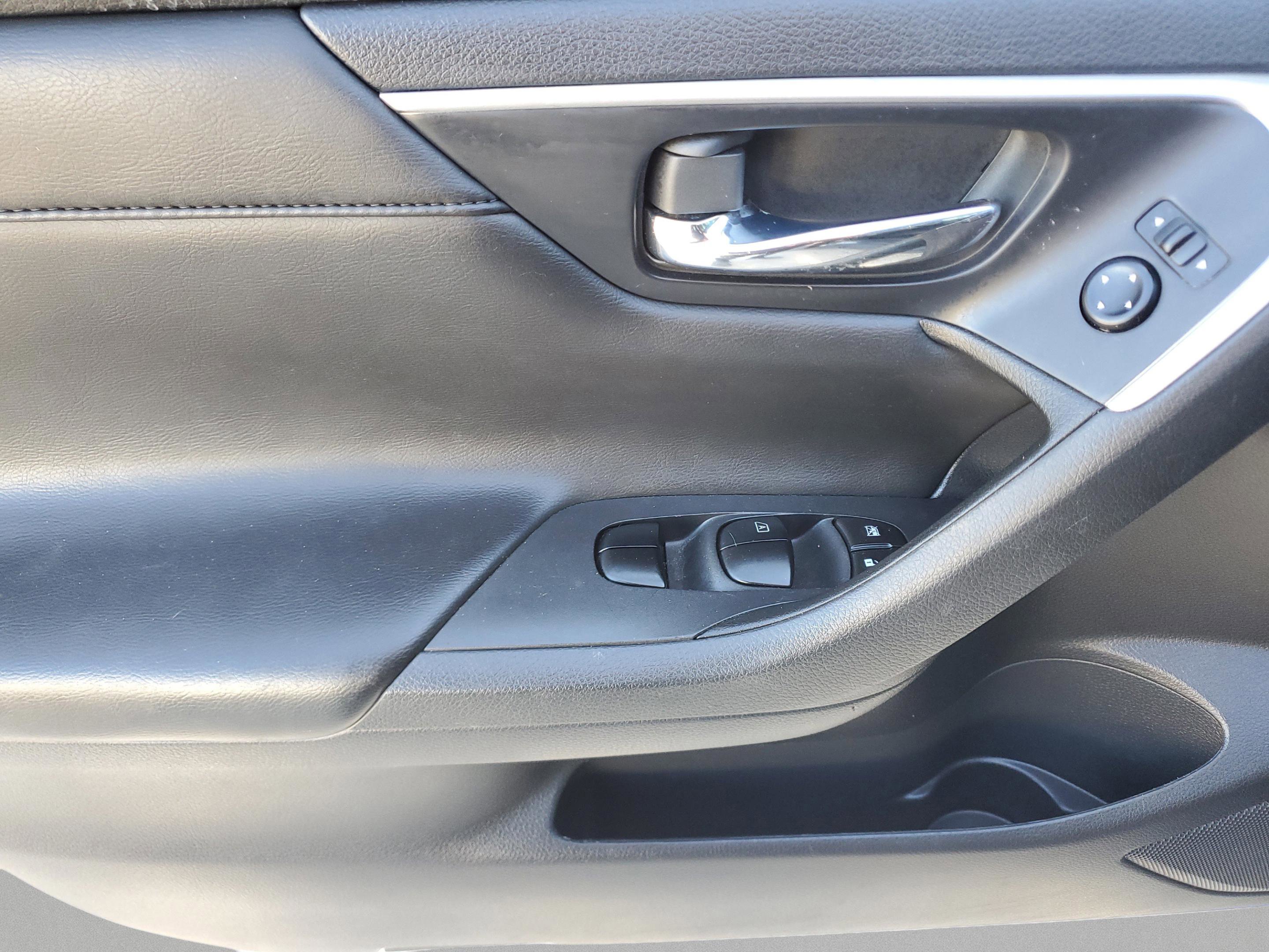 Used 2015 Nissan Altima 2.5 S w/ Special Edition Package FWD image 13