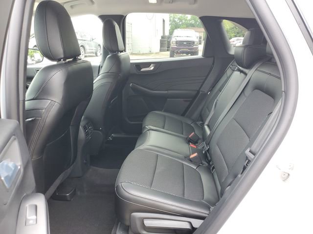 Used 2025 Ford Escape SE w/ Class II Trailer Tow Package FWD image 35