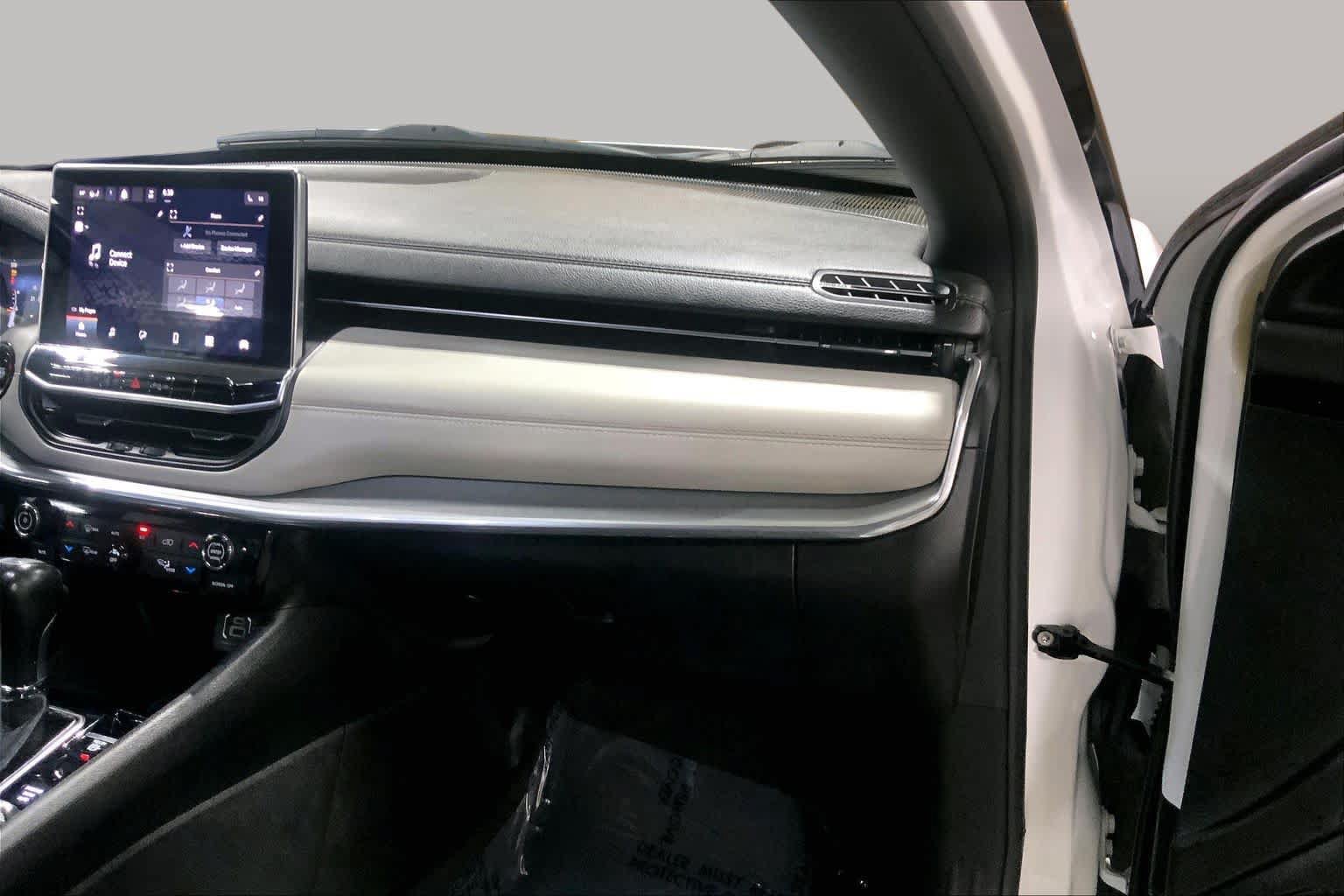 Used 2023 Jeep Compass Limited AWD/4WD image 18