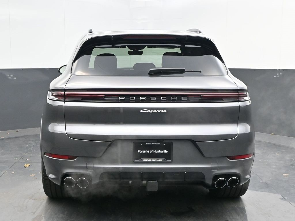Certified 2025 Porsche Cayenne image 9