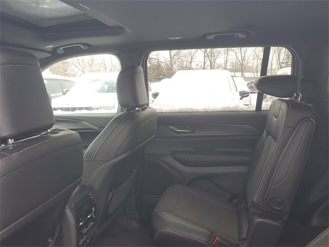 New 2025 Jeep Grand Cherokee L Altitude image 10