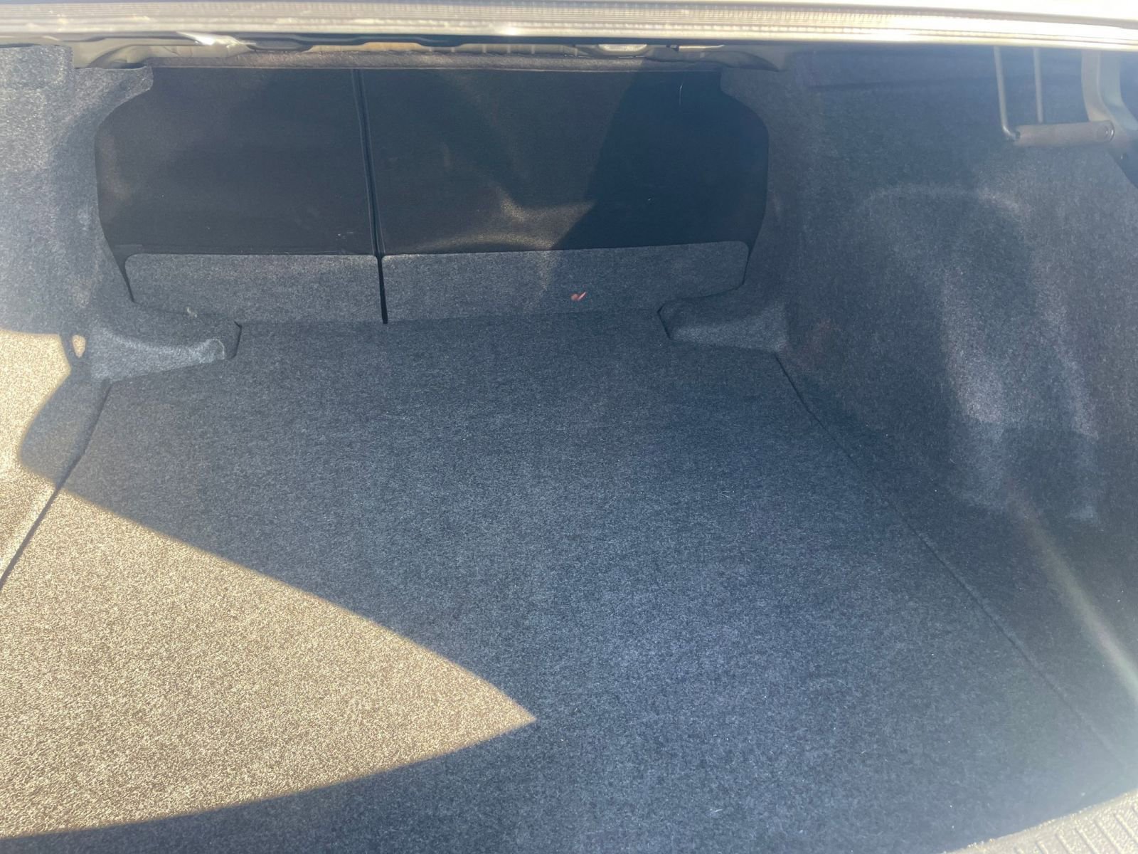 Used 2025 Toyota Corolla LE image 31