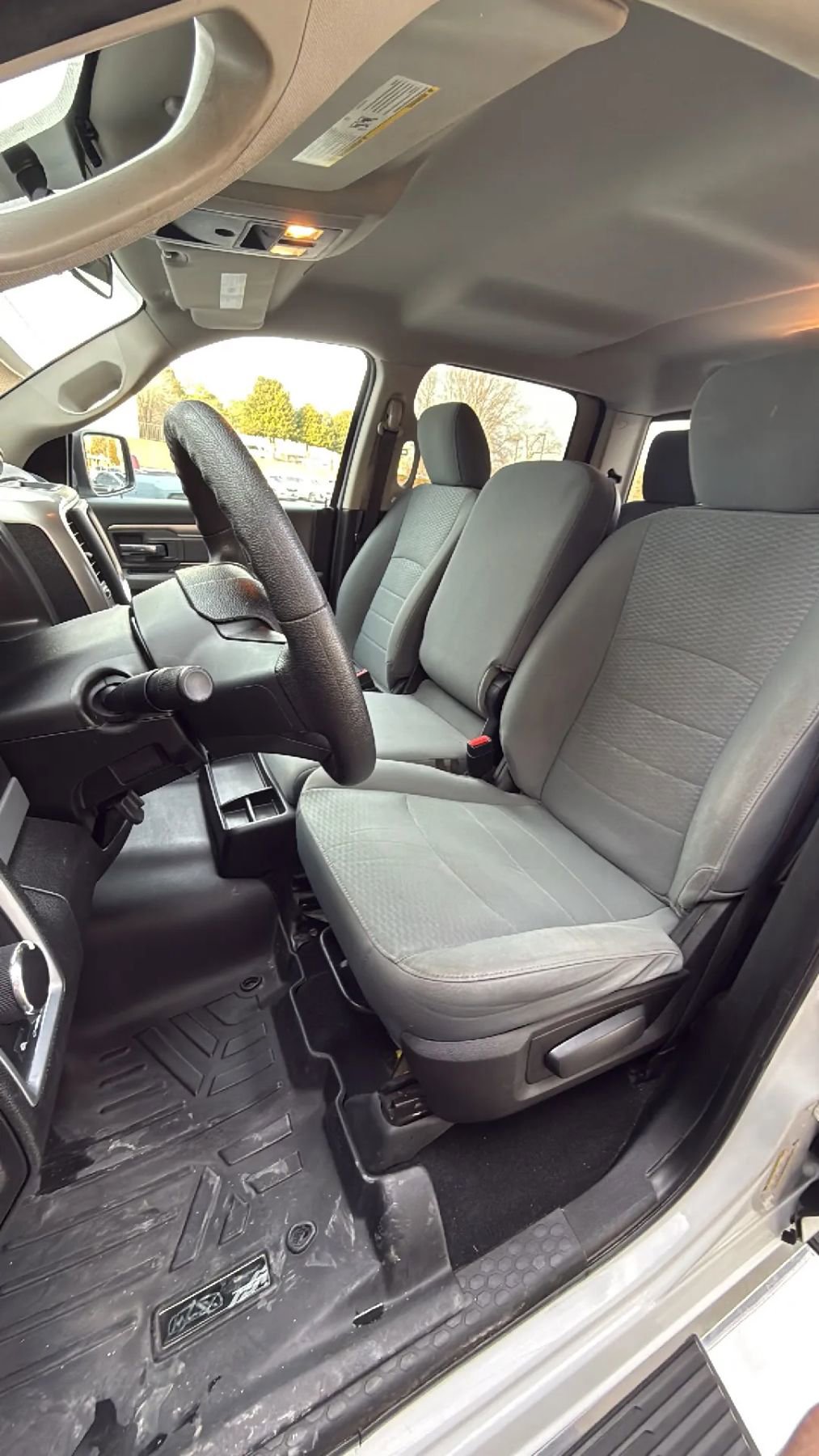 Used 2019 RAM 1500 Classic SLT RWD image 17