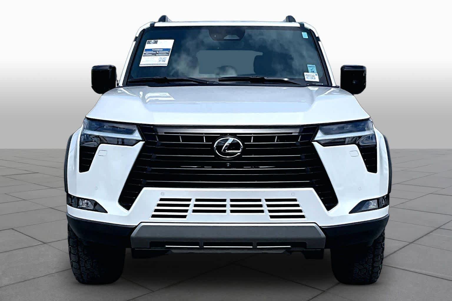 Used 2024 Lexus GX 550 AWD/4WD image 3
