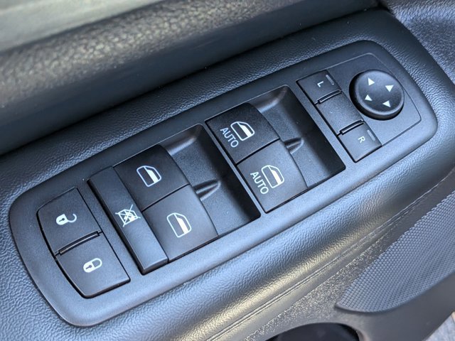 Used 2020 Jeep Grand Cherokee Altitude AWD/4WD image 11