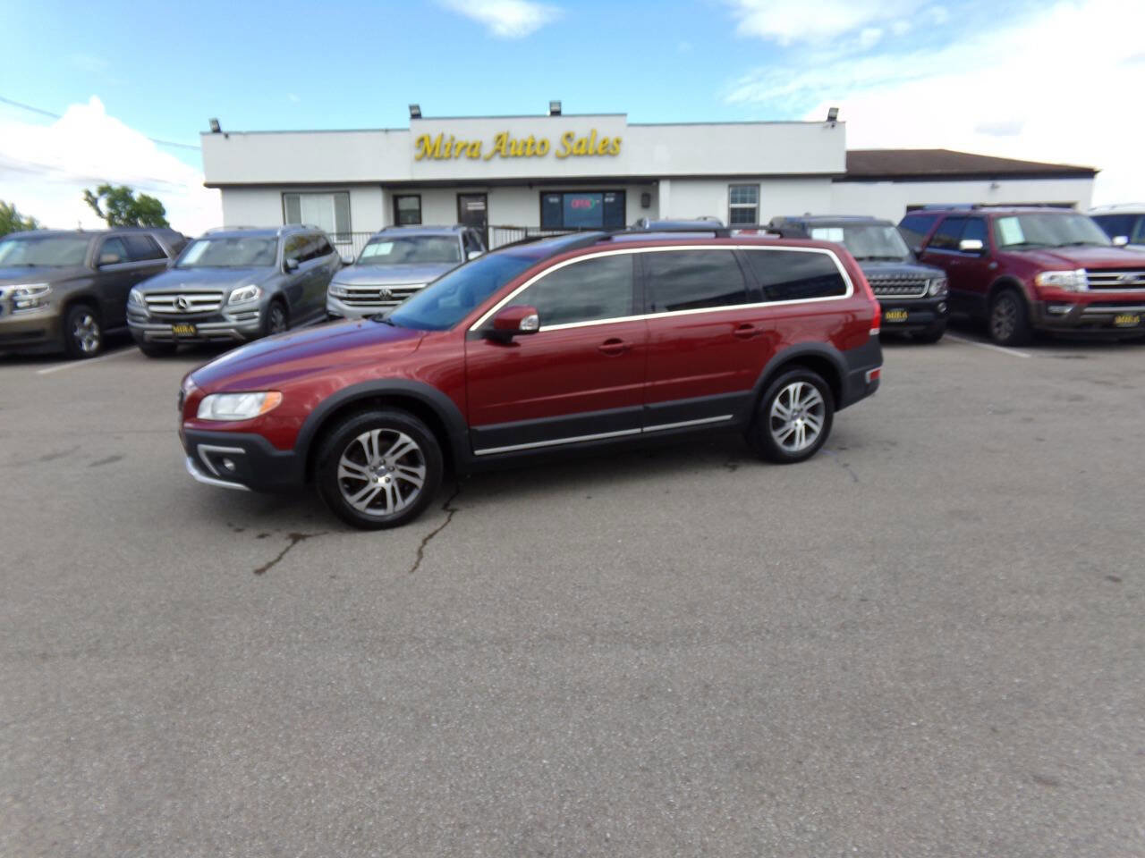 Used 2014 Volvo XC70 3.2 w/ Climate Package