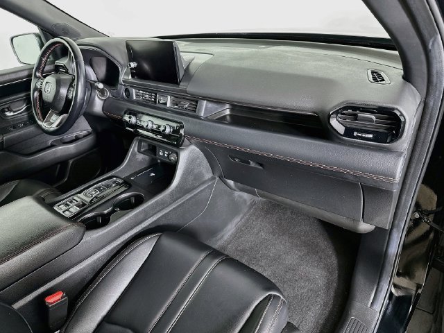 Certified 2024 Honda Pilot TrailSport image 35