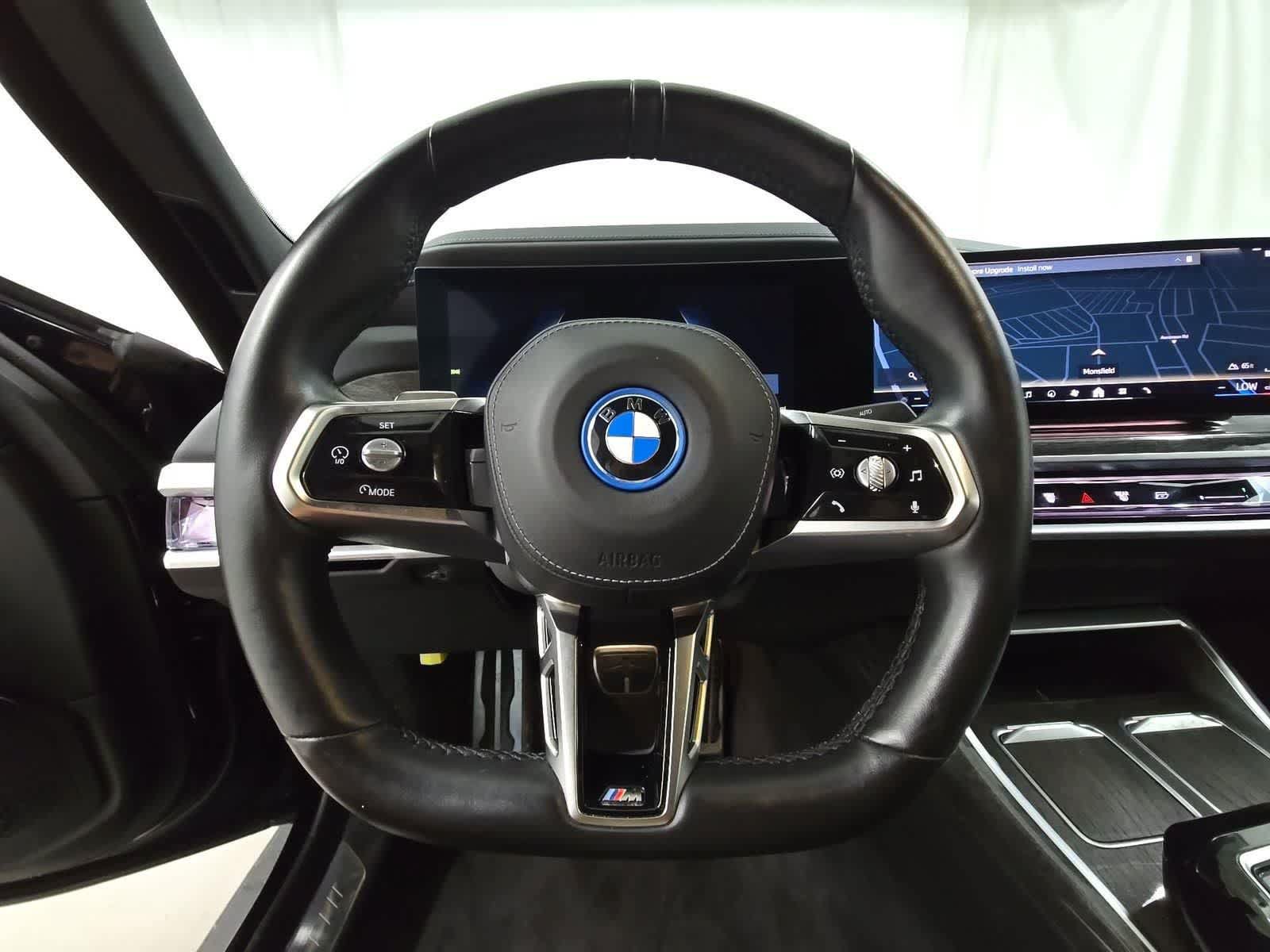 Used 2024 BMW i7 xDrive60 w/ Executive Package AWD/4WD image 13