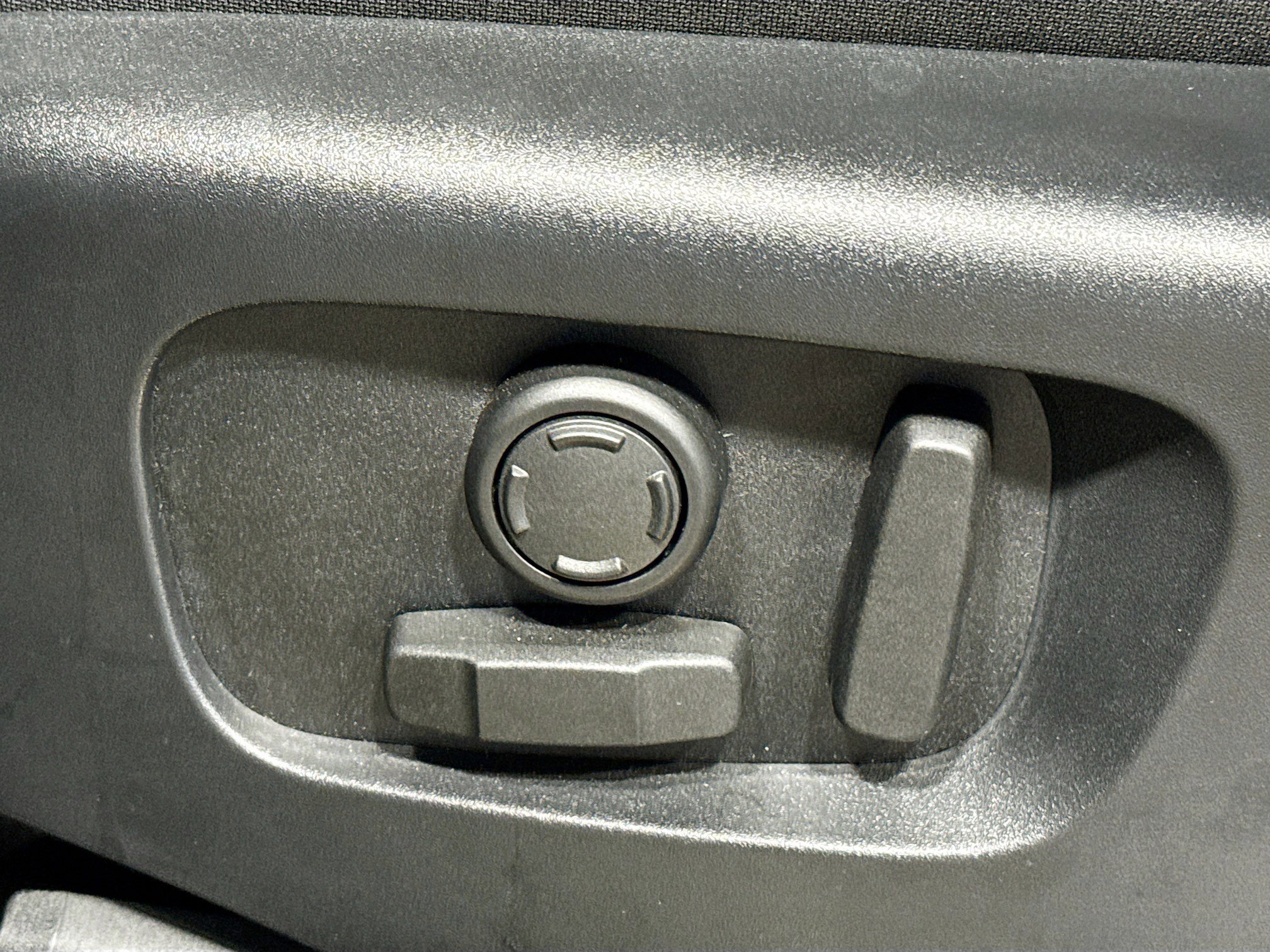 Used 2025 Land Rover Range Rover Evoque Dynamic SE AWD/4WD image 25