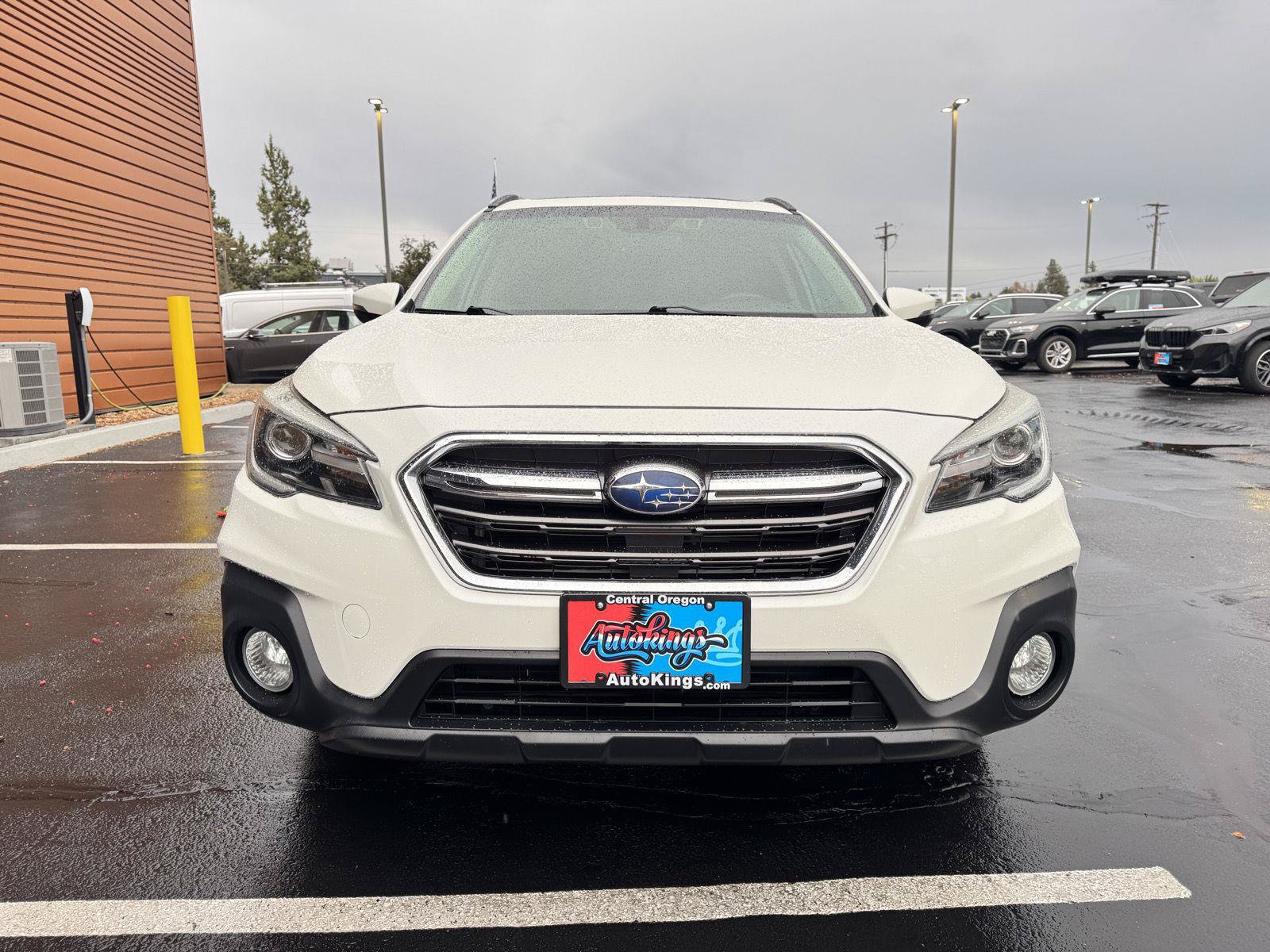 Used 2019 Subaru Outback 2.5i Touring w/ Popular Package #3A AWD/4WD image 8