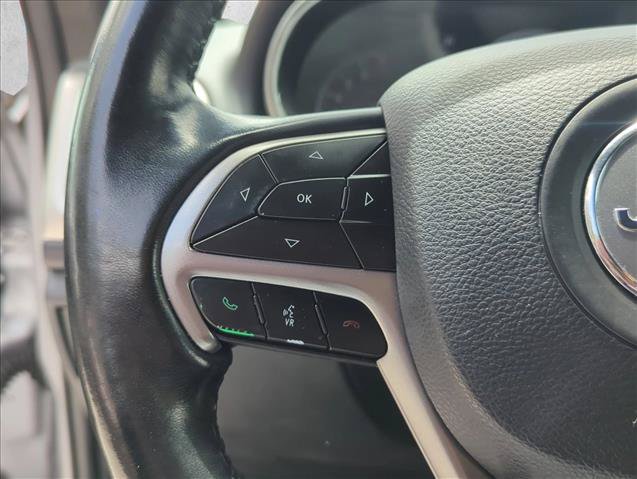 Used 2020 Jeep Grand Cherokee Altitude RWD image 16