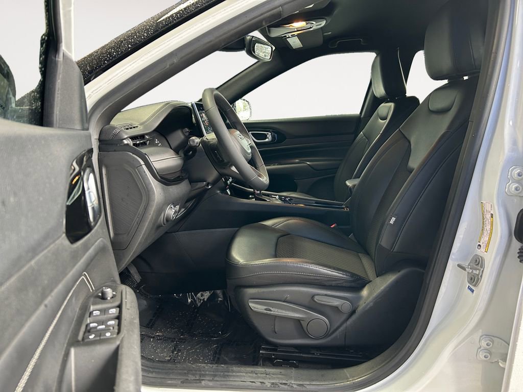 Used 2022 Jeep Compass Latitude AWD/4WD image 6