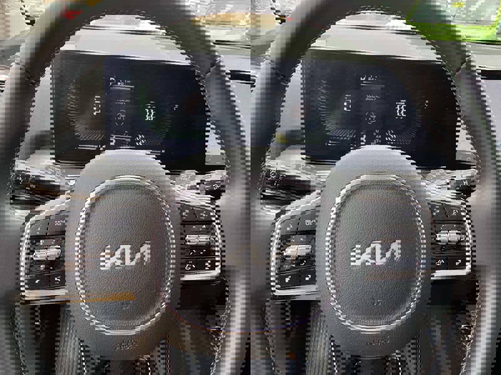 Used 2024 Kia Sorento S image 16