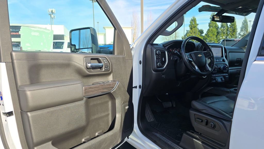 Used 2020 Chevrolet Silverado 2500 LTZ w/ LTZ Plus Package image 19