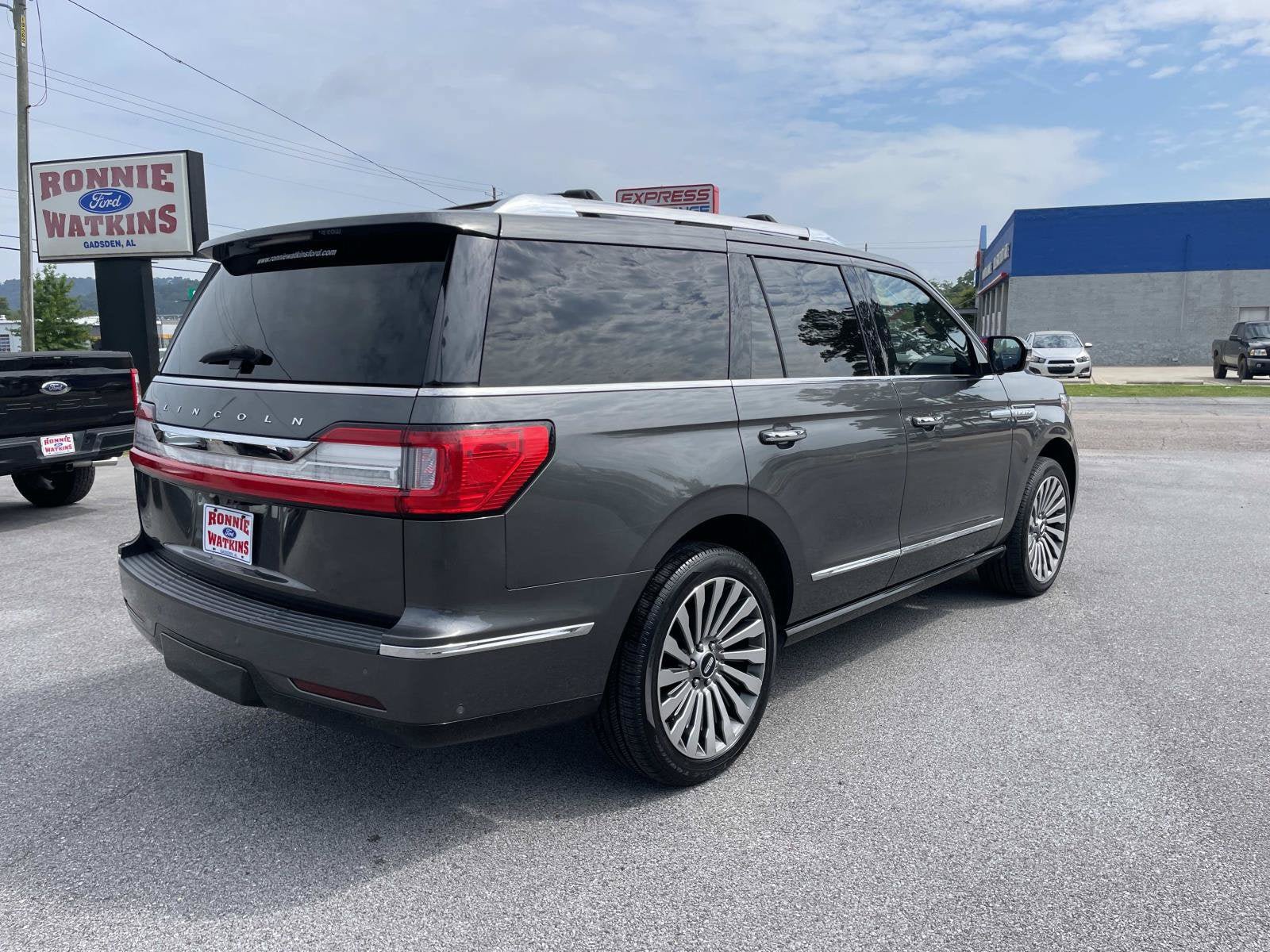 Used 2018 Lincoln Navigator Reserve w/ Technology Package AWD/4WD image 4