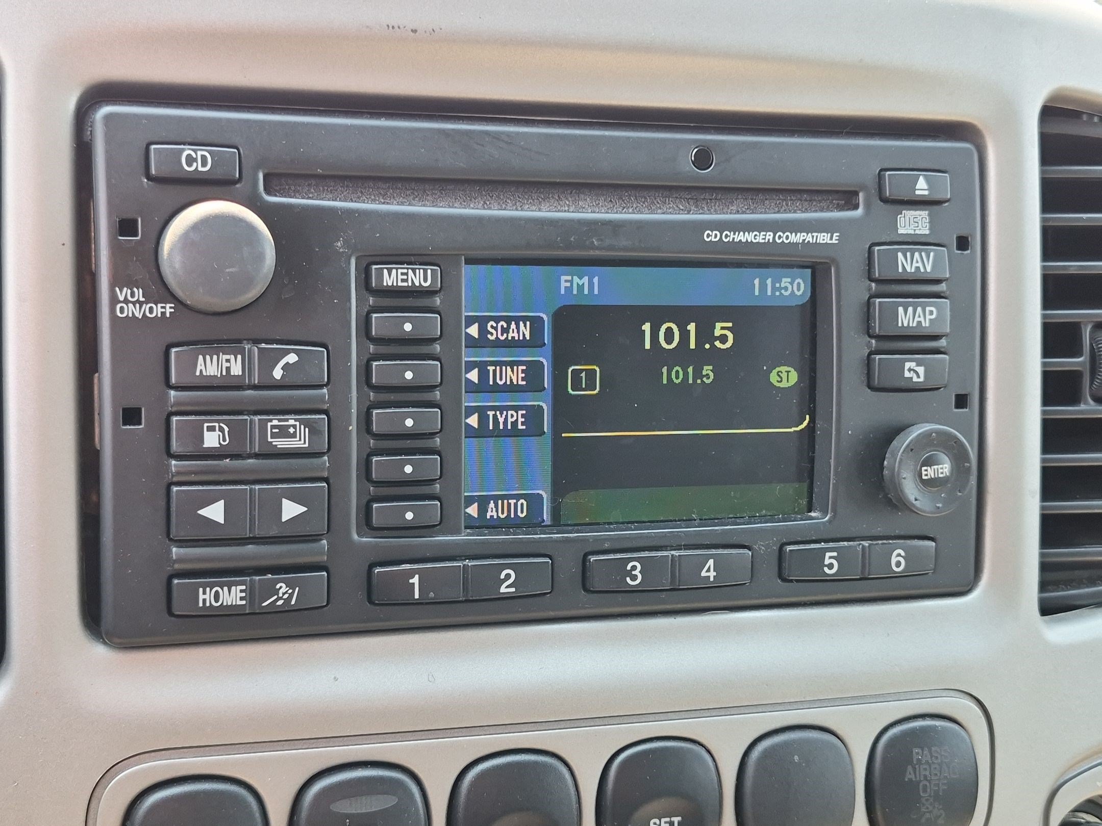 Used 2005 Ford Escape 4WD Hybrid image 22
