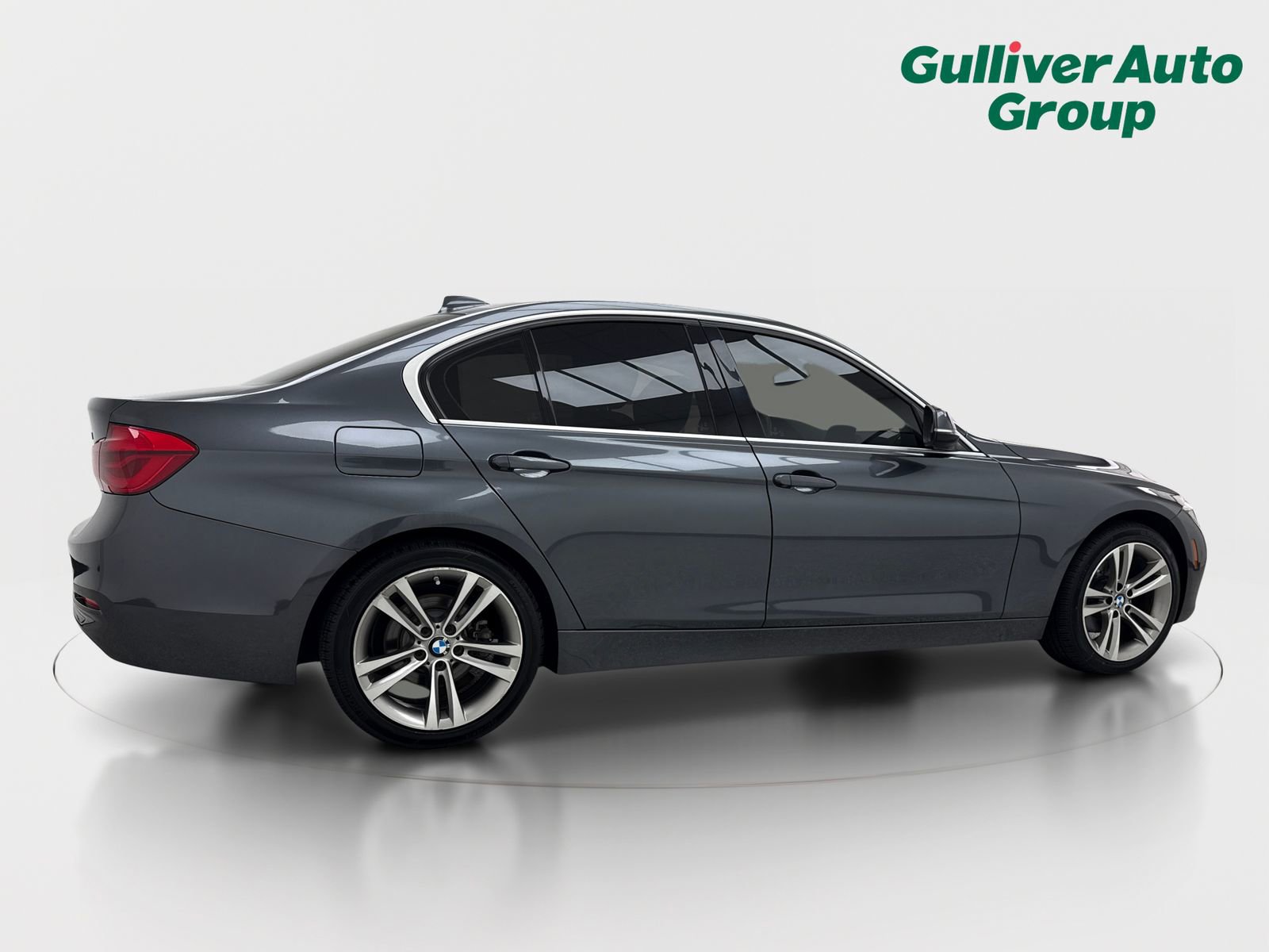Used 2018 BMW 330i xDrive Sedan w/ Convenience Package AWD/4WD image 9