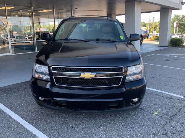 Used 2013 Chevrolet Tahoe LT w/ Luxury Package RWD image 2
