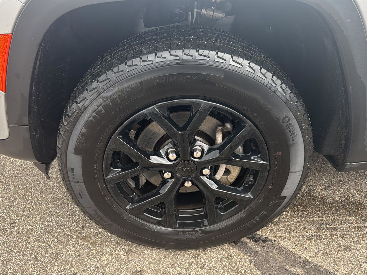 Used 2025 Jeep Grand Cherokee Altitude image 10