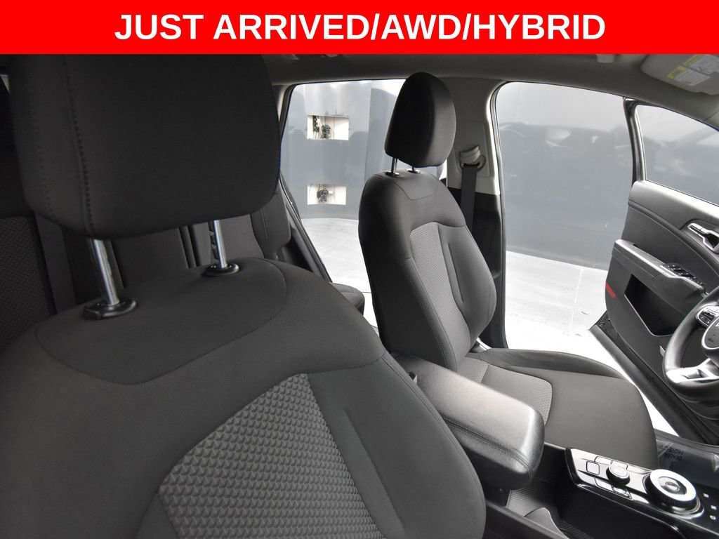 Used 2023 Kia Sportage LX AWD/4WD image 17