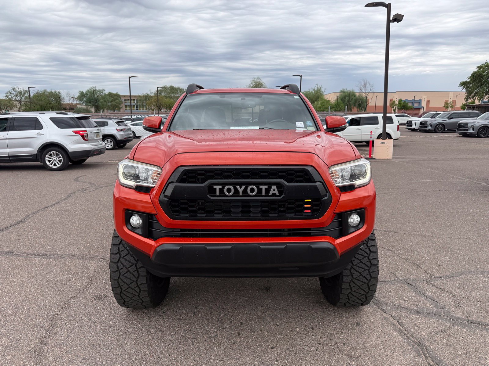 Used 2017 Toyota Tacoma TRD Off-Road AWD/4WD image 2