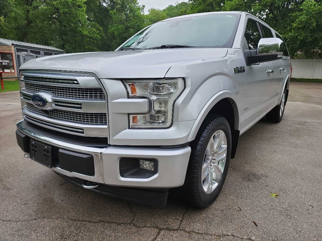 Used 2017 Ford F150 Platinum w/ Equipment Group 701A Luxury AWD/4WD image 4