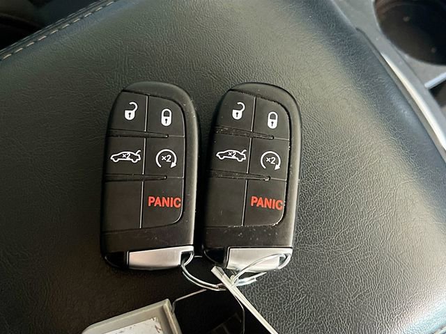 Used 2023 Chrysler 300 Touring L w/ Comfort Group image 33