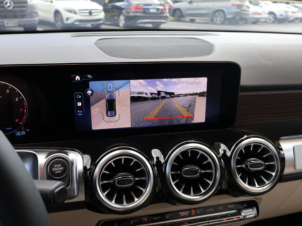 New 2026 Mercedes-Benz GLB 250 4MATIC image 23
