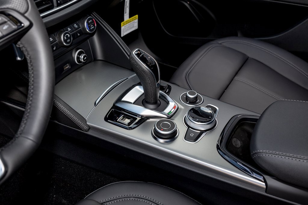 New 2025 Alfa Romeo Stelvio Sprint image 22
