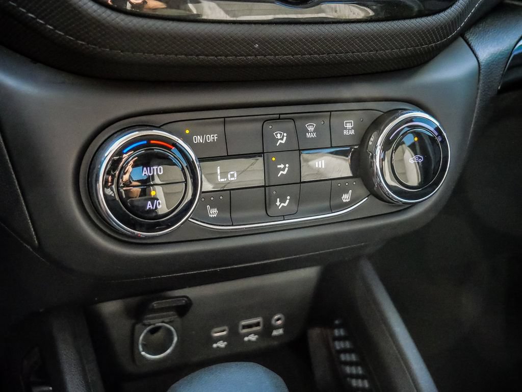Used 2022 Chevrolet TrailBlazer LT w/ Convenience Package FWD image 33