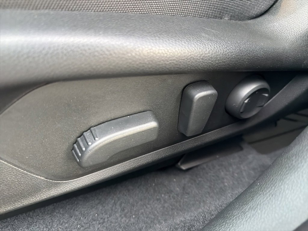 Certified 2025 Subaru Crosstrek 2.0i Premium image 25