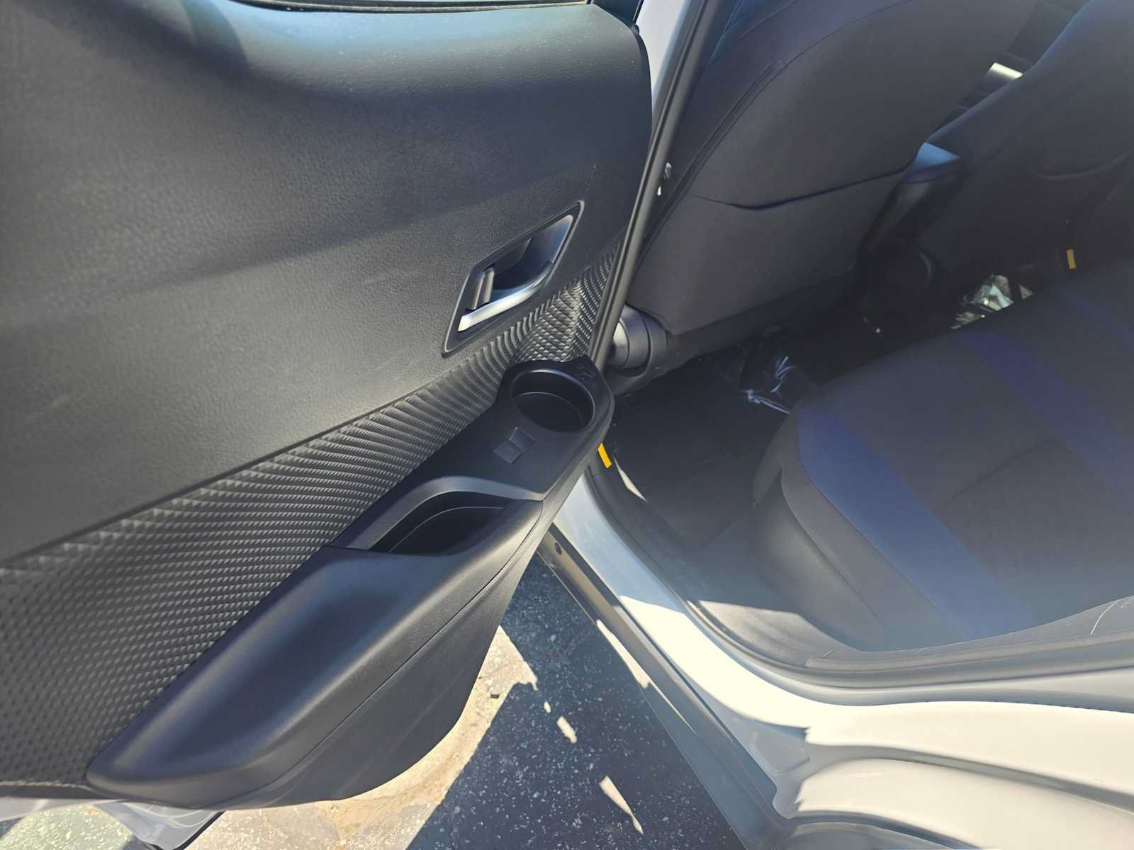 Used 2022 Toyota C-HR XLE FWD image 15